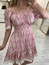Cargar imagen en el visor de la galería, MURPHY - Vestido corto salmon estampado boho
