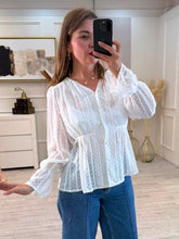 Cargar imagen en el visor de la galería, MISSY - Blusa blanca manga larga