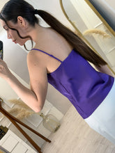 Cargar imagen en el visor de la galería, CANDELARIA - Blusa morada de tirantes