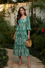 Cargar imagen en el visor de la galería, SVEA - Maxi vestido estampado verde
