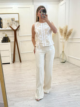 Cargar imagen en el visor de la galería, FREDELINE - Set blusa y pantalon avena