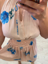 Cargar imagen en el visor de la galería, MICAH - Vestido halter rosa pálido