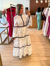 Cargar imagen en el visor de la galería, JENIFER - Maxi vestido blanco estampado negro