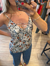 Cargar imagen en el visor de la galería, GLADIS - Blusa estampada tirantes