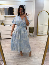Cargar imagen en el visor de la galería, KIRAN - Maxi vestido azul claro