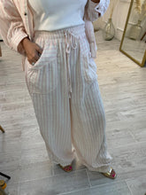 Cargar imagen en el visor de la galería, LUCRECIA - Pantalon blush