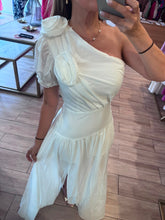 Cargar imagen en el visor de la galería, GAIA - Maxi vestido blanco asimétrico