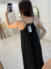 Cargar imagen en el visor de la galería, JESSICA - Maxi vestido negro tirantes