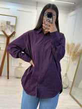 Cargar imagen en el visor de la galería, FIAMETTA - Camisa morado oscuro