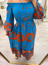 Cargar imagen en el visor de la galería, PAULA - Maxi vestido azul con naranja