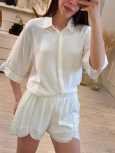 Cargar imagen en el visor de la galería, BRIA - Set blusa y short blanco