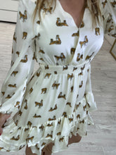 Cargar imagen en el visor de la galería, FLEUR - Vestido corto hueso estampado felinos