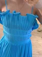 Cargar imagen en el visor de la galería, ZÉFIRA – Vestido turquesa plisado de tirantes