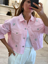 Cargar imagen en el visor de la galería, GABRIELA - Chamarra rosa estrellas
