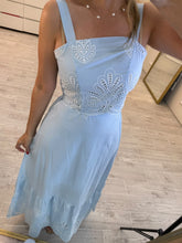 Cargar imagen en el visor de la galería, PILAR - Set blusa y falda azul claro