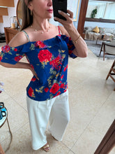 Cargar imagen en el visor de la galería, VALESKA - Blusa tirantes azul rey estampada